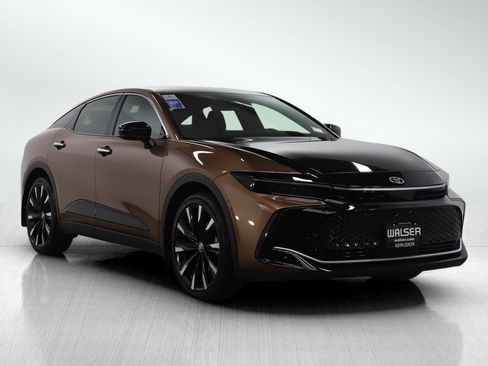 Used 2023 Toyota Crown Platinum image 7