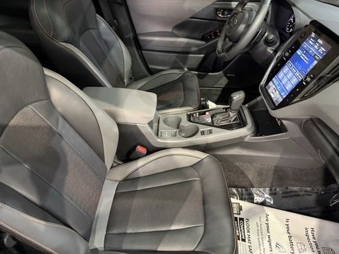 Used 2024 Subaru Crosstrek 2.5i Limited w/ Crosstrek Mirror Package image 32