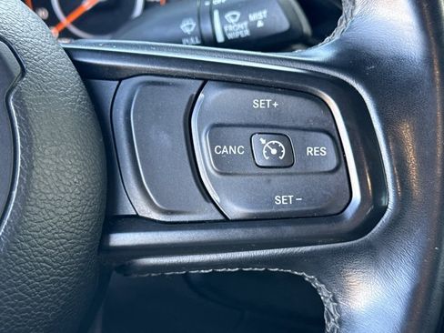 Used 2021 Jeep Gladiator Sport image 26