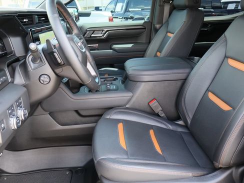 Certified 2025 GMC Sierra 1500 AT4 w/ AT4 Premium Package AWD/4WD image 22