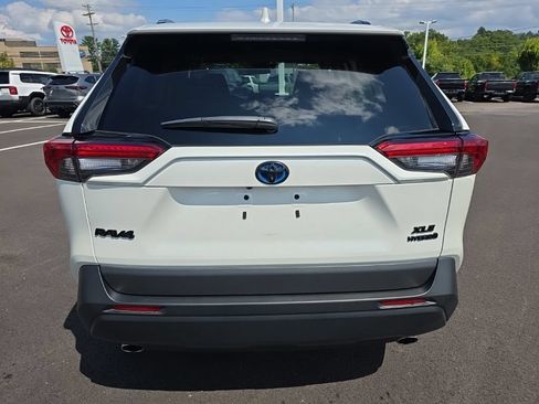 Certified 2021 Toyota RAV4 XLE Premium AWD/4WD image 6