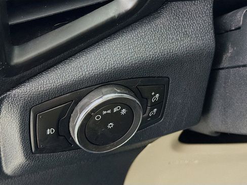Used 2021 Ford EcoSport Titanium image 10