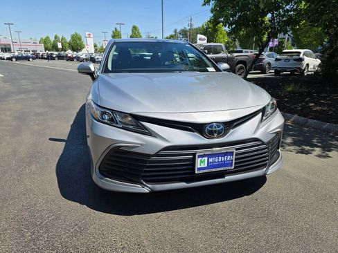 Used 2023 Toyota Camry LE w/ Cold Weather Package FWD image 9