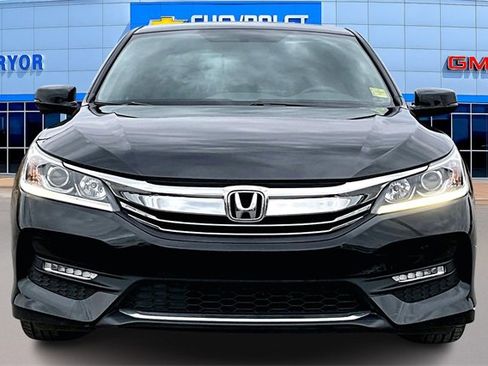 Used 2017 Honda Accord EX image 2