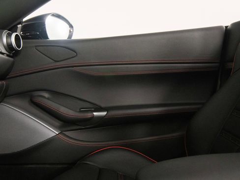 Certified 2022 Ferrari Portofino M image 28