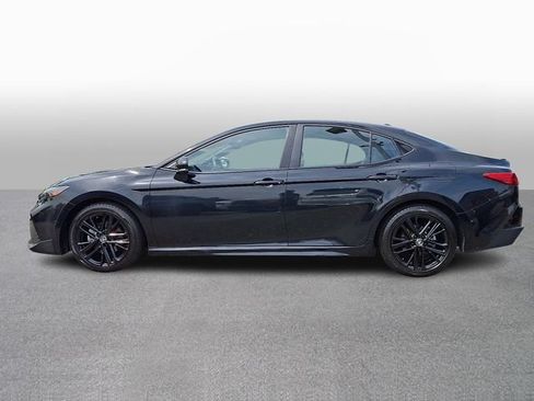 Used 2025 Toyota Camry SE FWD image 7