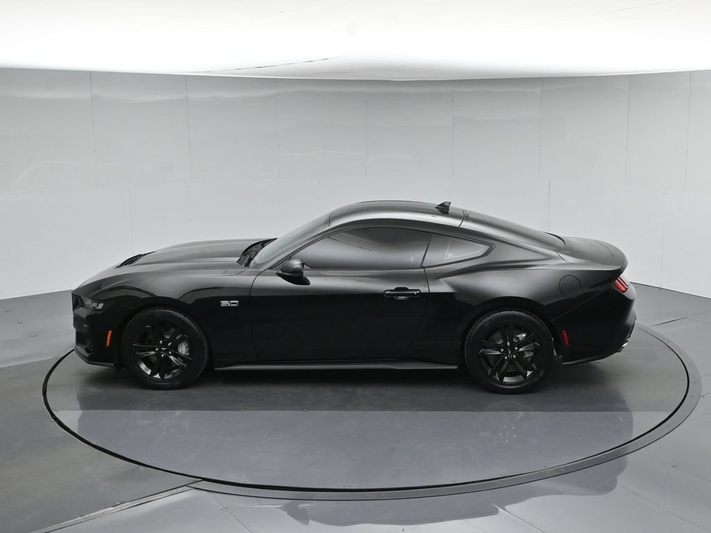 Used 2024 Ford Mustang GT RWD image 39