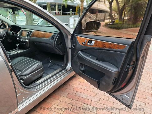 Used 2013 Hyundai Equus Signature RWD image 34
