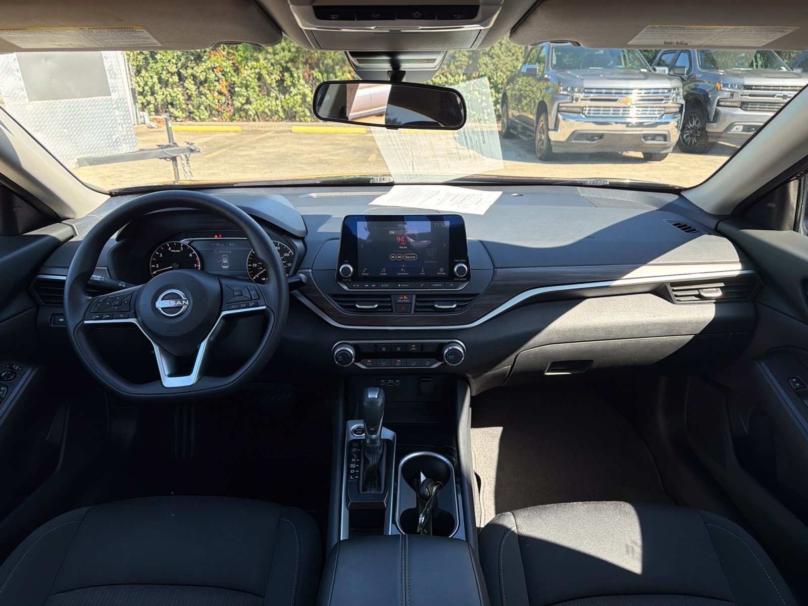 Used 2024 Nissan Altima 2.5 SV FWD image 9