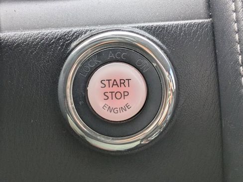 Used 2018 Nissan Armada SL w/ Moonroof Package image 25