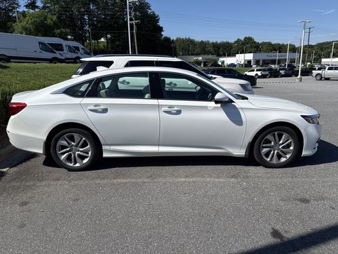 Used 2019 Honda Accord LX image 11