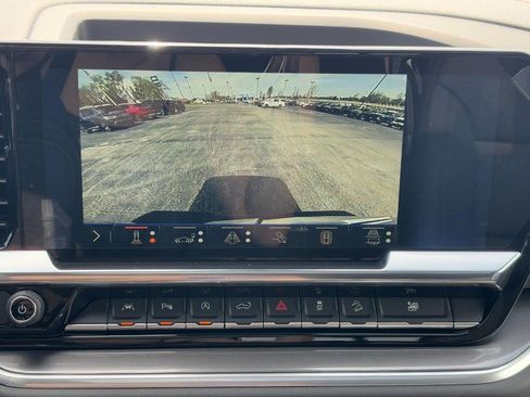 New 2026 Chevrolet Silverado 1500 High Country w/ Technology Package AWD/4WD image 16