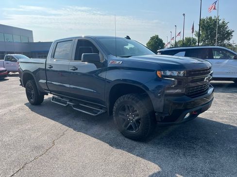 Used 2021 Chevrolet Silverado 1500 LT Trail Boss w/ Bed Protection Package AWD/4WD image 2