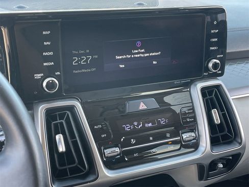 Certified 2022 Kia Sorento S image 24