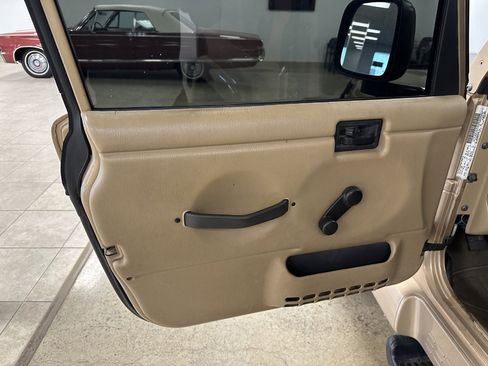 Used 1999 Jeep Wrangler Sahara image 12