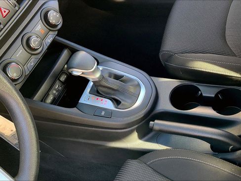 Used 2021 Kia Forte LXS FWD image 16