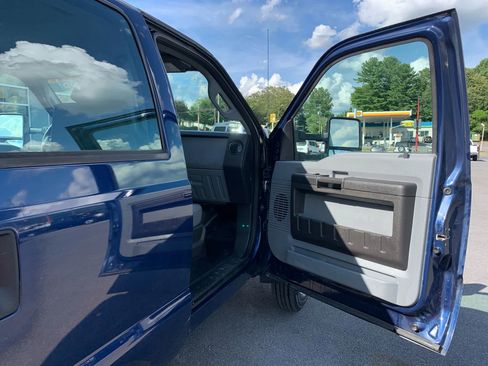 Used 2012 Ford F550 176  W.B. 4D w/ Payload Upgrade Pkg image 20