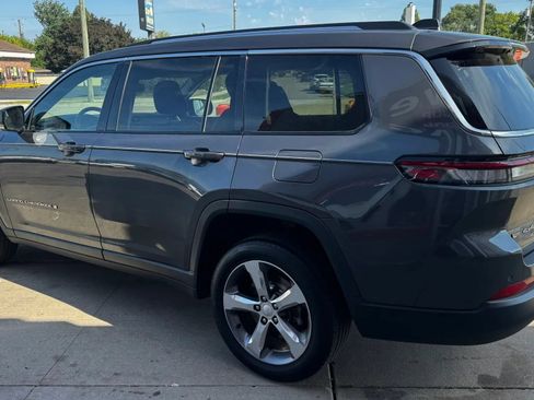 Used 2022 Jeep Grand Cherokee L Limited AWD/4WD image 10