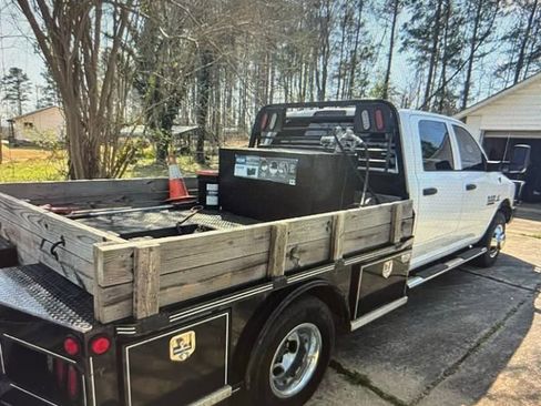 Used 2017 RAM 3500 Tradesman w/ Chrome Appearance Group image 2