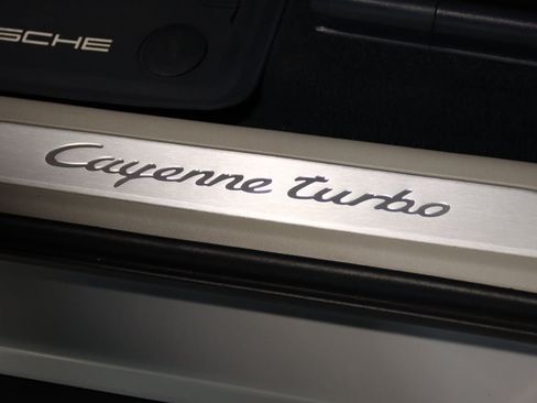 Used 2020 Porsche Cayenne Turbo AWD/4WD image 27