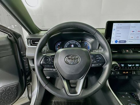 Used 2025 Toyota RAV4 XSE image 18