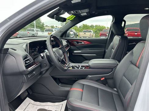 New 2026 Chevrolet Traverse RS w/ LPO, Floor Liner Package AWD/4WD image 22