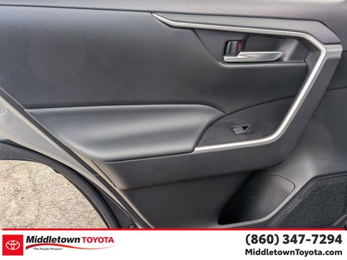 Certified 2025 Toyota RAV4 XLE AWD/4WD image 28