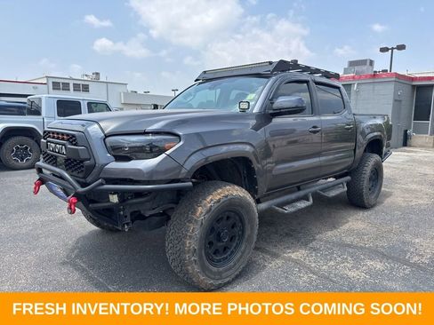 Used 2018 Toyota Tacoma SR w/ SR Convenience Package RWD image 5
