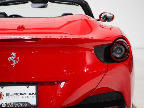 Used 2020 Ferrari Portofino image 37