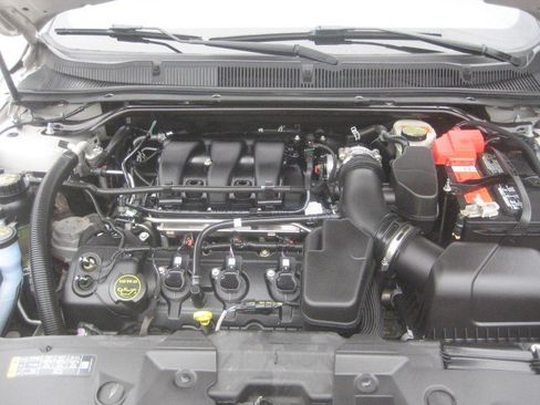 Used 2017 Ford Taurus Limited FWD image 12