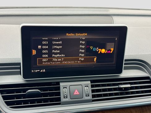 Used 2018 Audi Q5 2.0T Premium Plus w/ Premium Plus Package AWD/4WD image 11