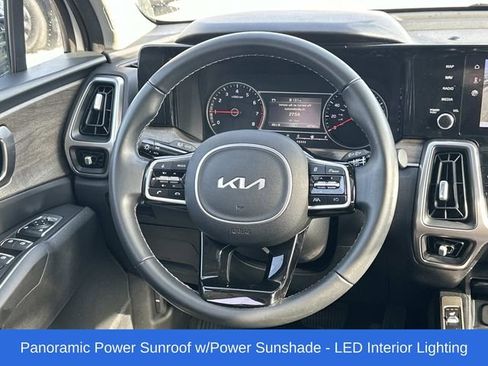 Used 2023 Kia Sorento S w/ Panoramic Sunroof Package image 10