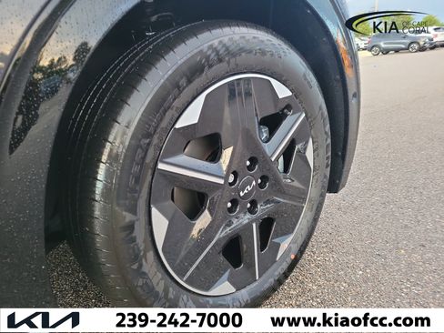 New 2026 Kia EV6 Wind RWD image 7