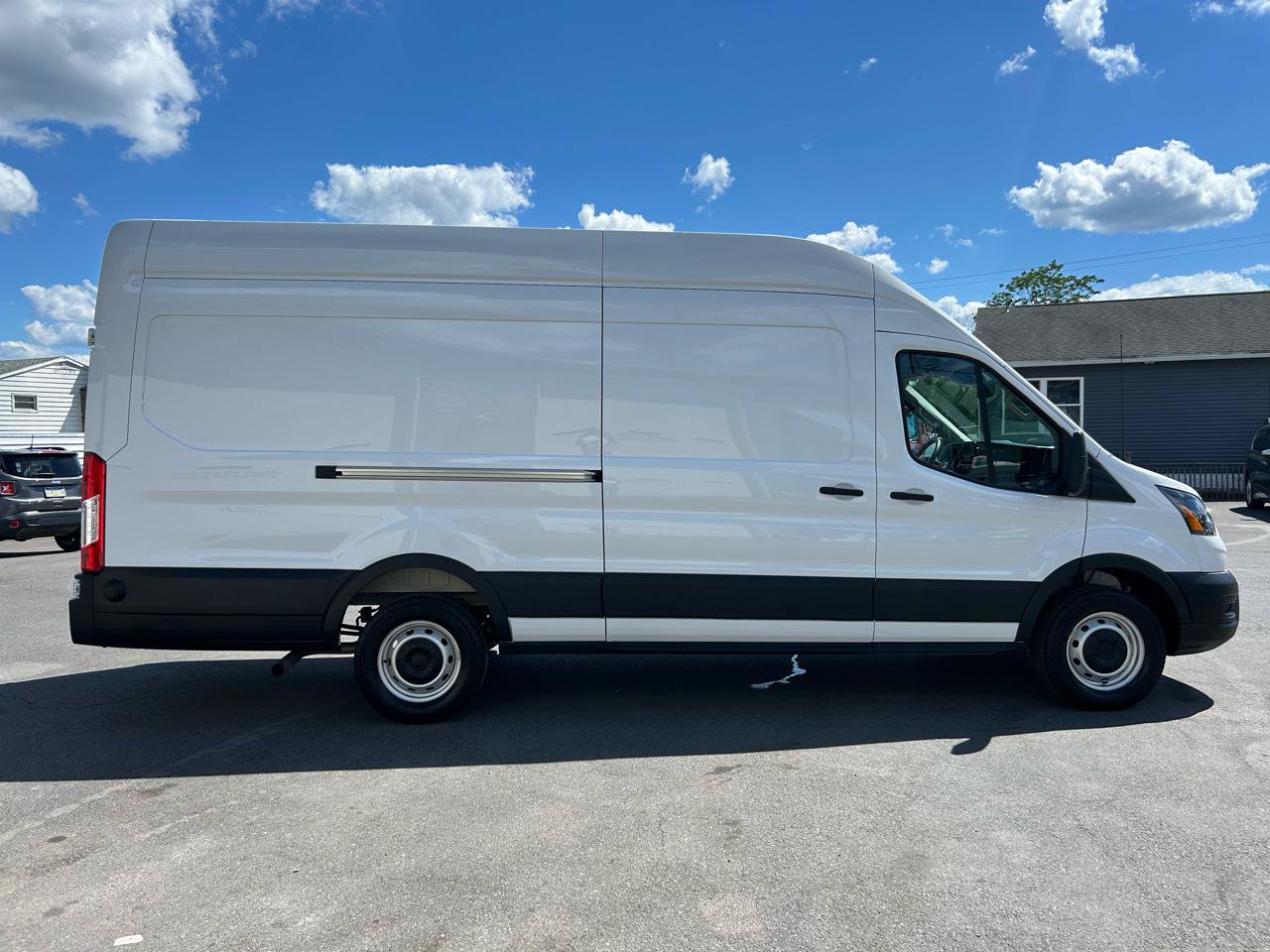 Used 2025 Ford Transit 250 148 High Roof Extended w/ Load Area Protection Package RWD image 6