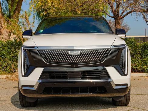 New 2025 Cadillac Escalade IQ Luxury 2 image 4