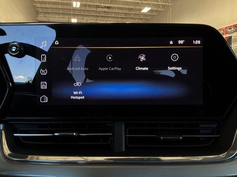 Used 2025 Chevrolet Trax LT FWD image 31