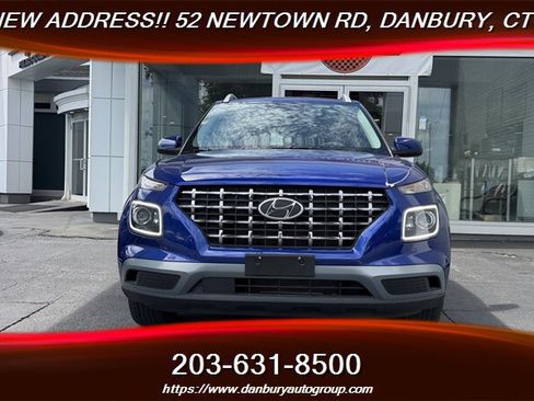 Used 2024 Hyundai Venue Limited FWD image 8