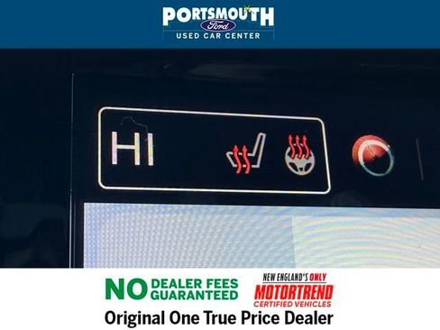 Used 2024 Chrysler Pacifica Touring-L image 11