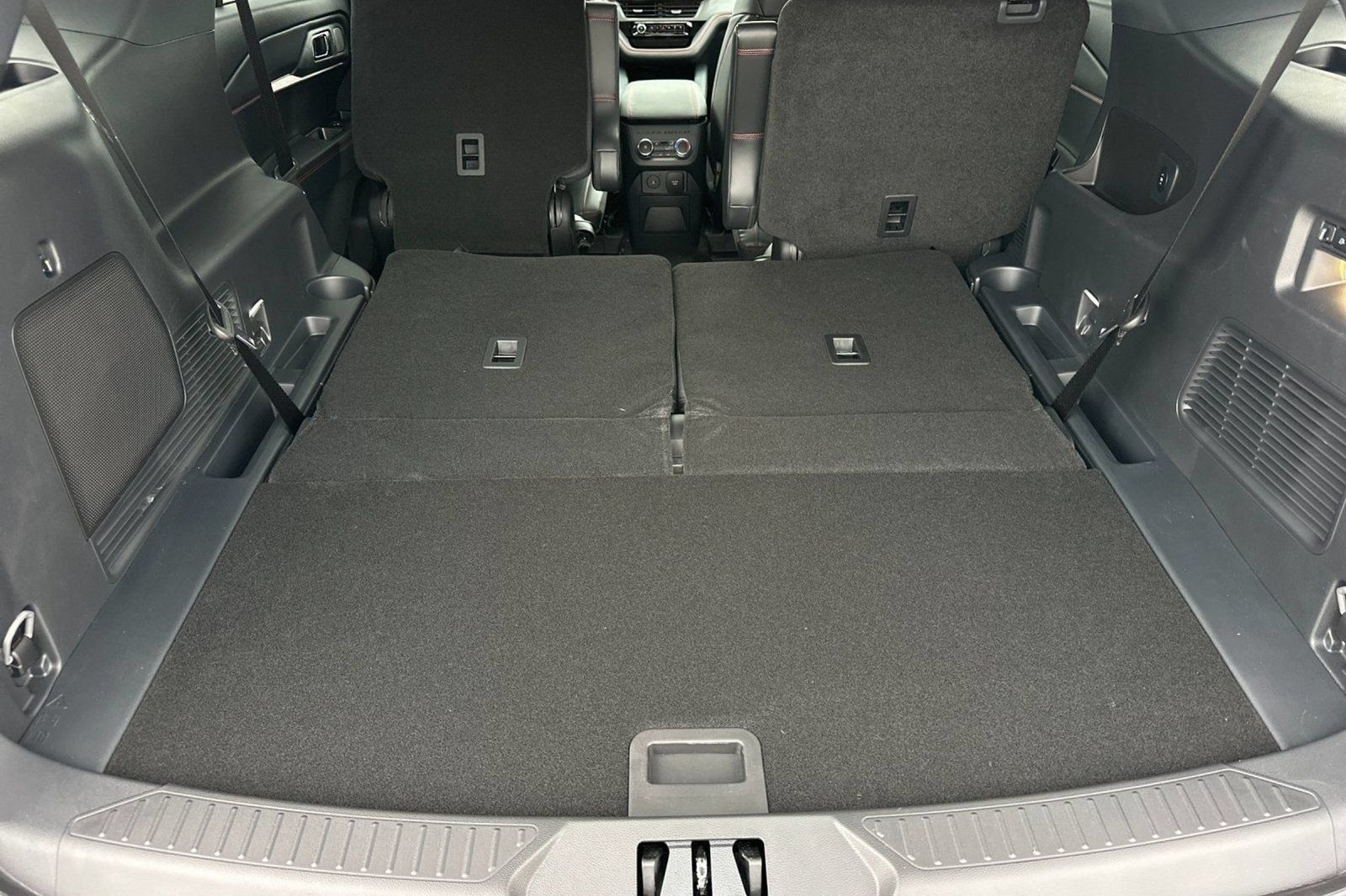 New 2025 Ford Explorer ST-Line w/ Premium Package RWD image 20