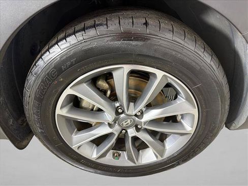 Used 2017 Hyundai Santa Fe SE w/ SE Premium Package 02 FWD image 12