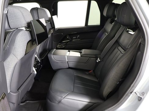 Used 2023 Land Rover Range Rover SV image 40
