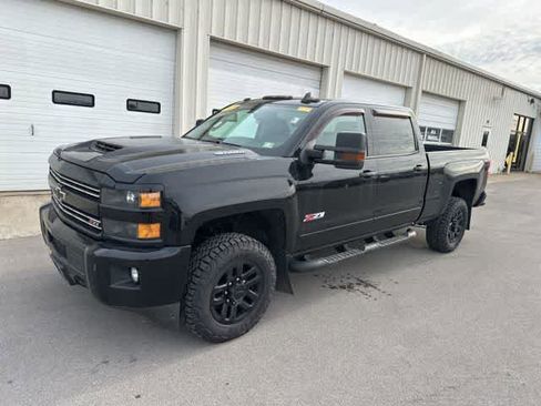 Used 2019 Chevrolet Silverado 2500 LT w/ Midnight Edition image 13