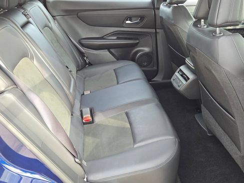 Used 2024 Nissan Ariya AWD image 9