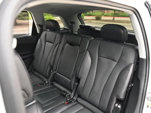 Used 2019 Audi Q7 3.0T Premium Plus w/ Premium Plus Package AWD/4WD image 15