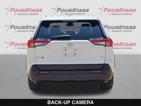 Used 2022 Toyota RAV4 LE FWD image 5