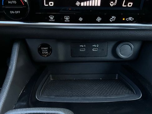 Used 2025 Nissan Rogue SV image 25