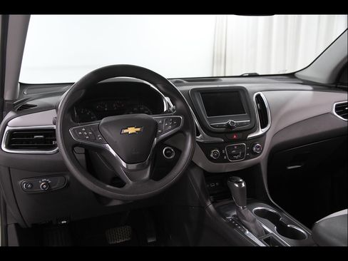 Used 2020 Chevrolet Equinox LS FWD image 6