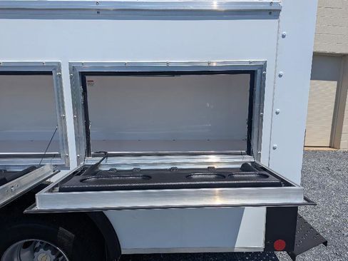 Used 2022 Chevrolet Express 3500 w/ Power Convenience Package RWD image 7