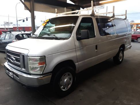 Used 2009 Ford E-350 and Econoline 350 XLT image 7