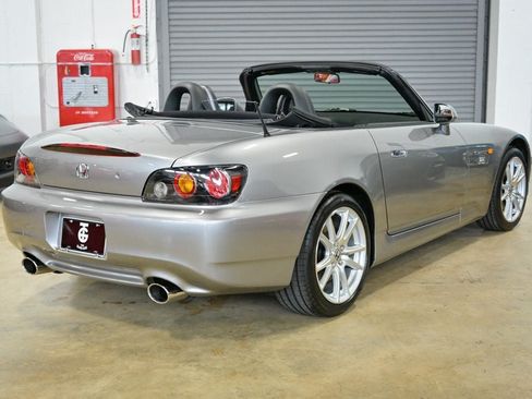 Used 2005 Honda S2000 image 18
